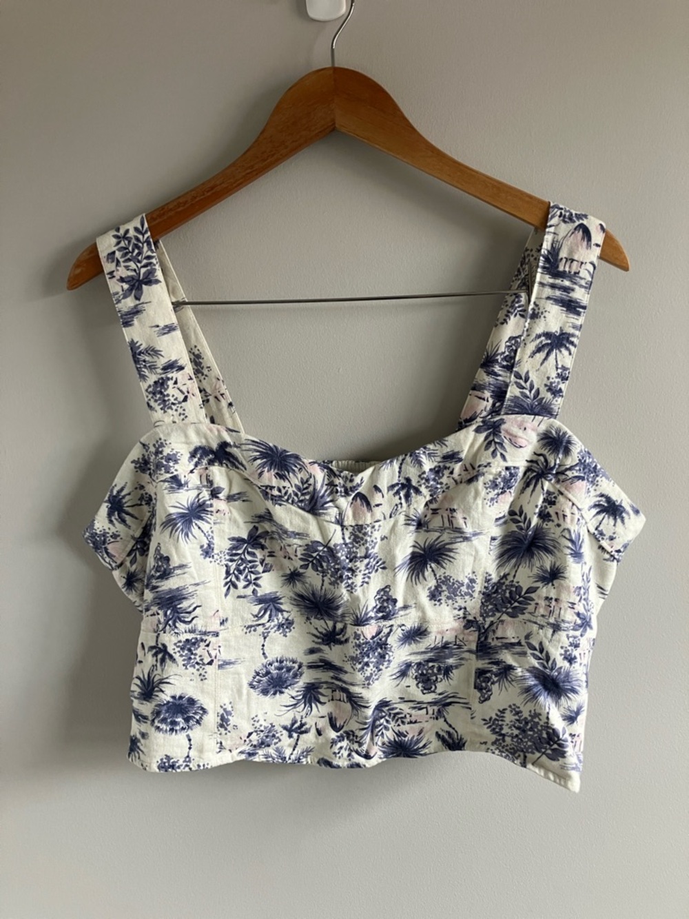 NWT Abercrombie Tropical blue print linen crop top Sz. XL